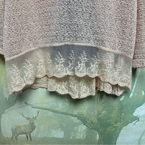 Alter’d State lightweight sweater A’reve pink lace knot size large - Picture 3 of 10